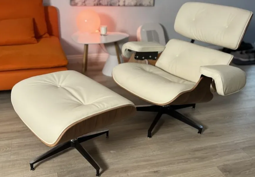 Curverk Eames chair