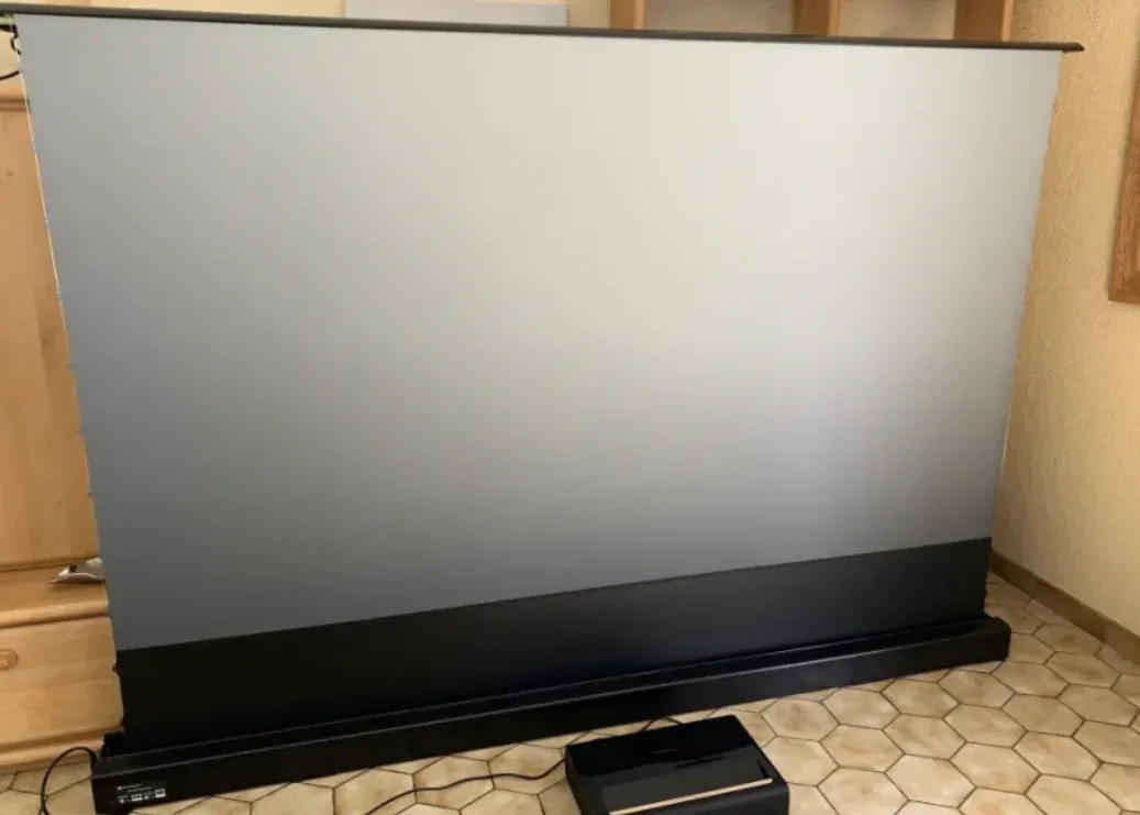 VIVIDSTORM 120 Projector screen