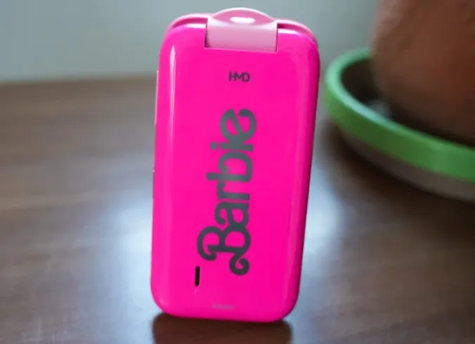 HMD Barbie Phone Review 4 HMD Barbie