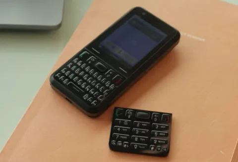 Keyphone Review 2026: Dumb Phone With Keyboard - Vokeme